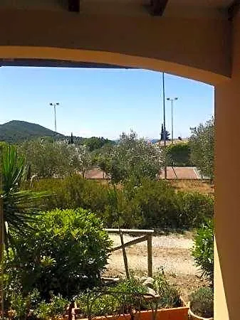فندق Il Mandorlo كابوليفيري